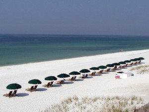 Beautiful white-sand beaches await you in Florida 
