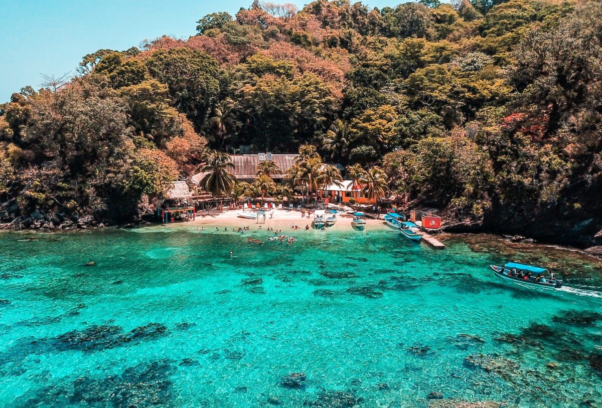 Cayos Cochinos - Honduras Adventures